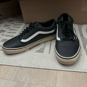 Vans Men's Black and White Sneakers